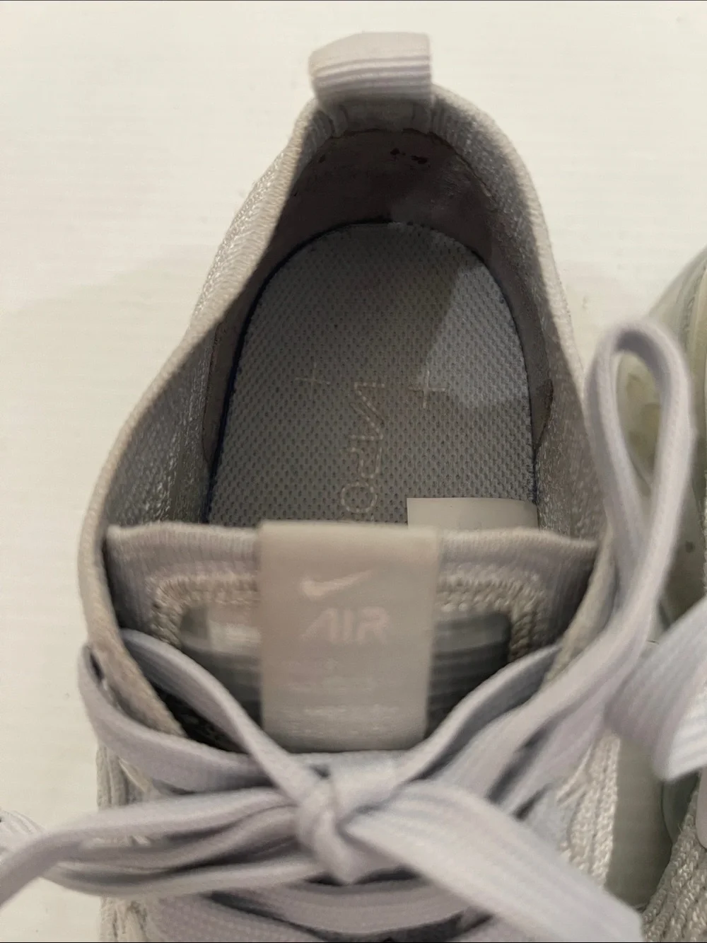 Nike VaporMax Flyknit Low Top - Grey and White